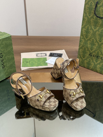 ua G*u*i horsebit platform sandal