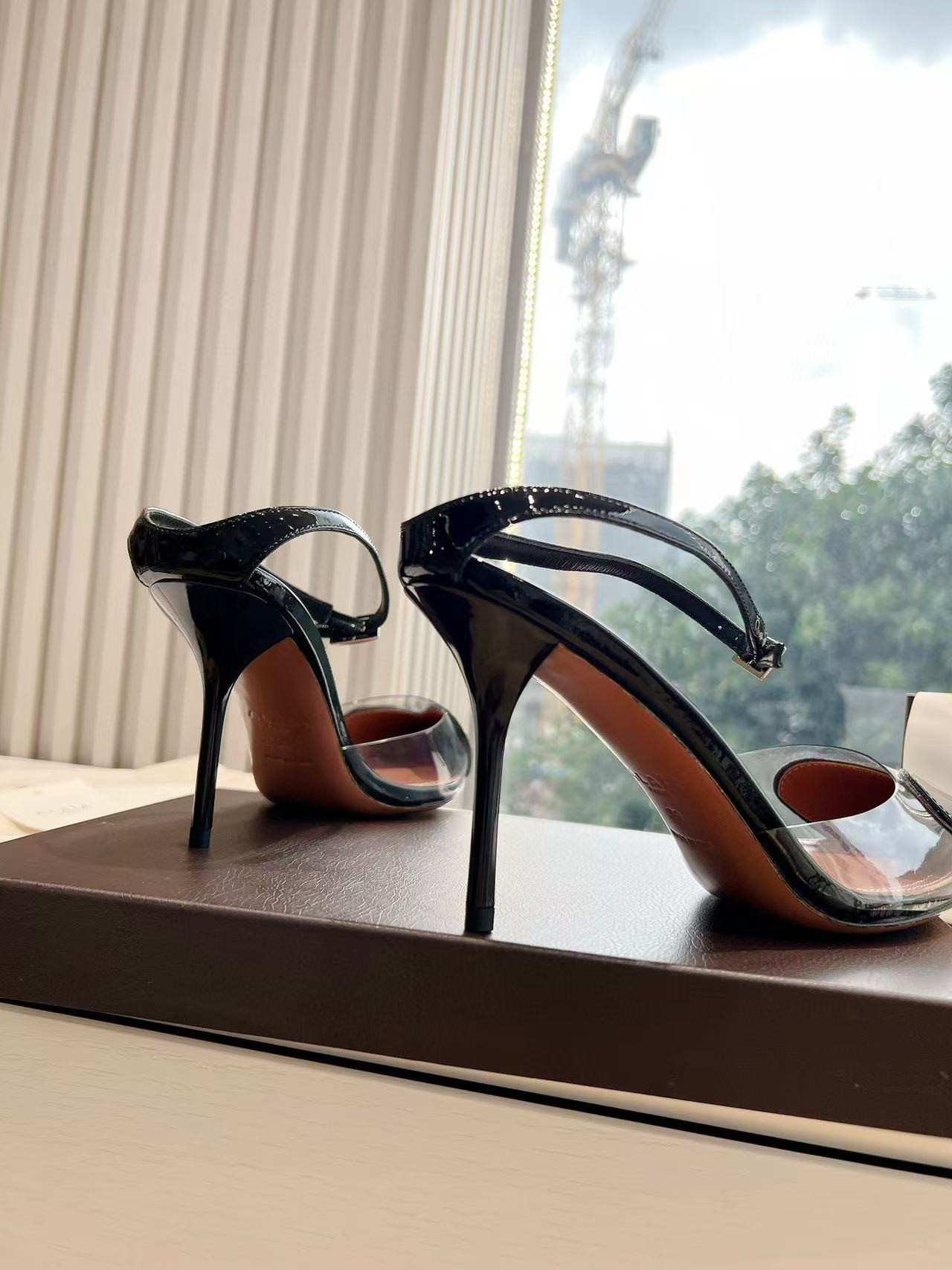 UA ALAÏA Patent Heart-Toe Stiletto Pumps