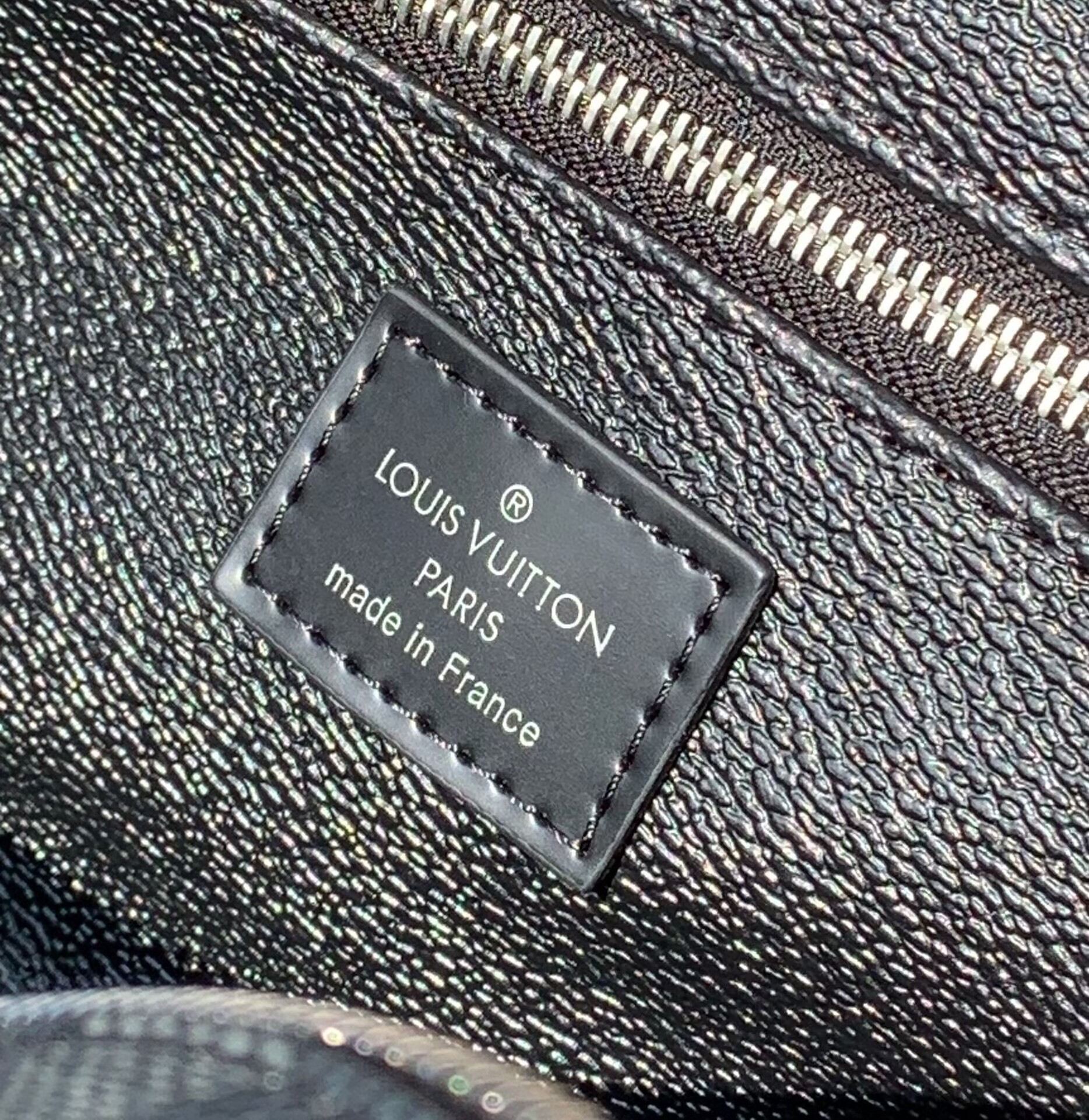 LV Dopp Kit Toilet Pouch M40127 28x16x13cm