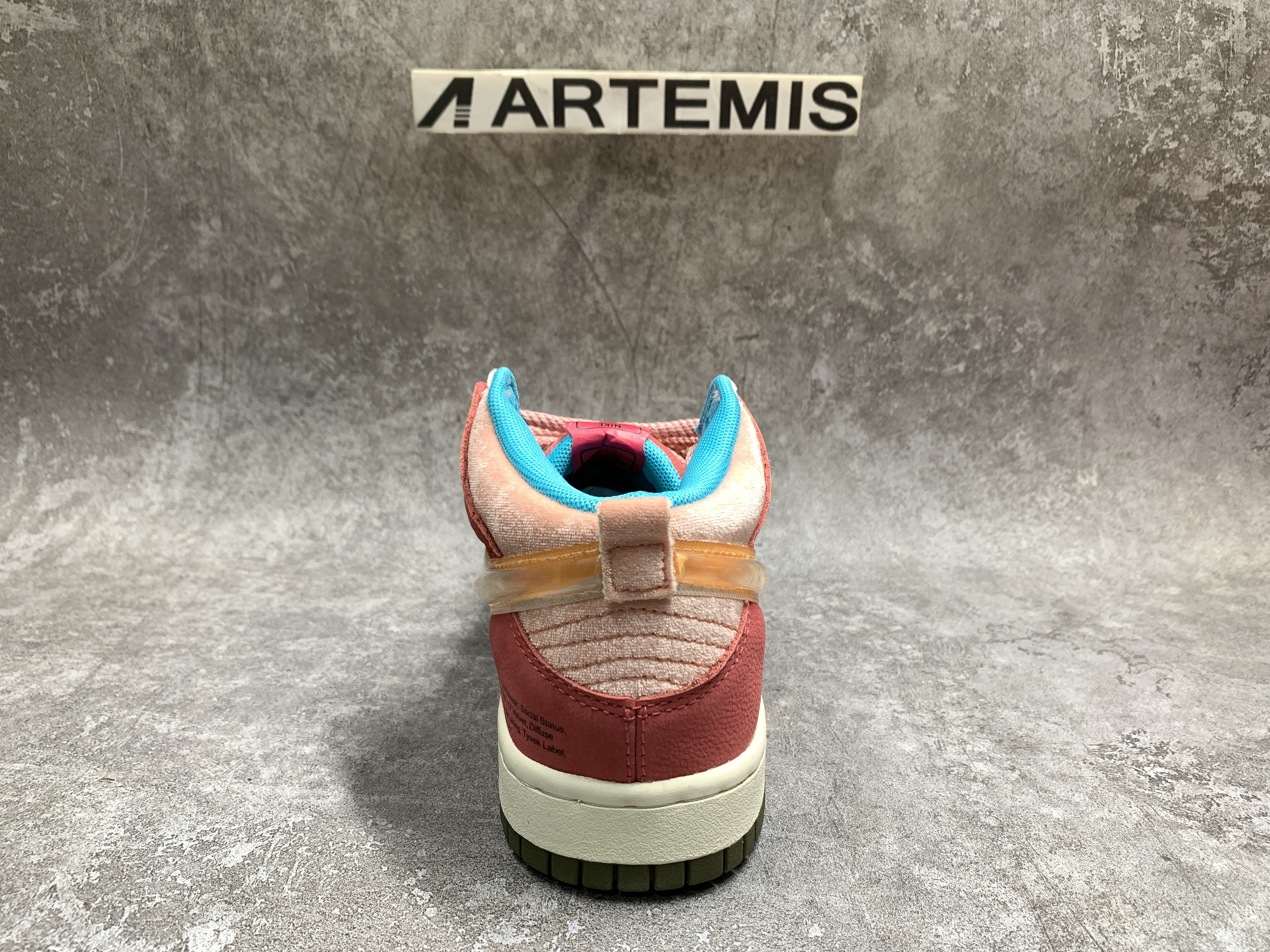 Nike Dunk Mid Social Status Free Lunch Strawberry Milk