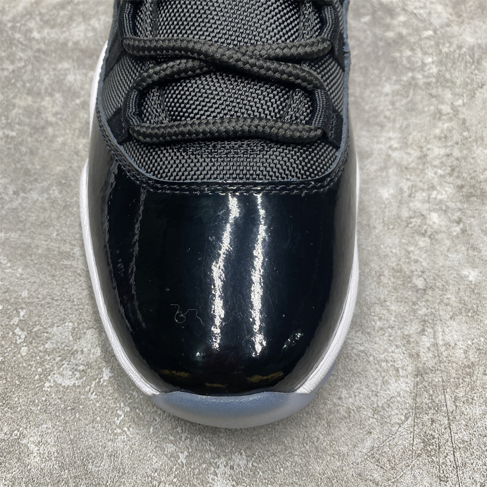 AIR JORDAN 11 RETRO LOW 