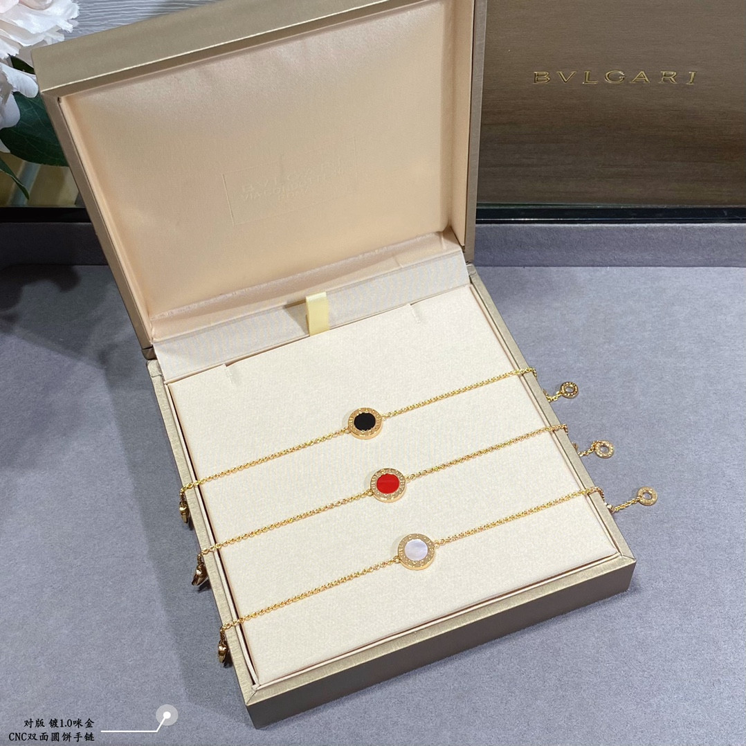 B*l*ai round cake bracelet