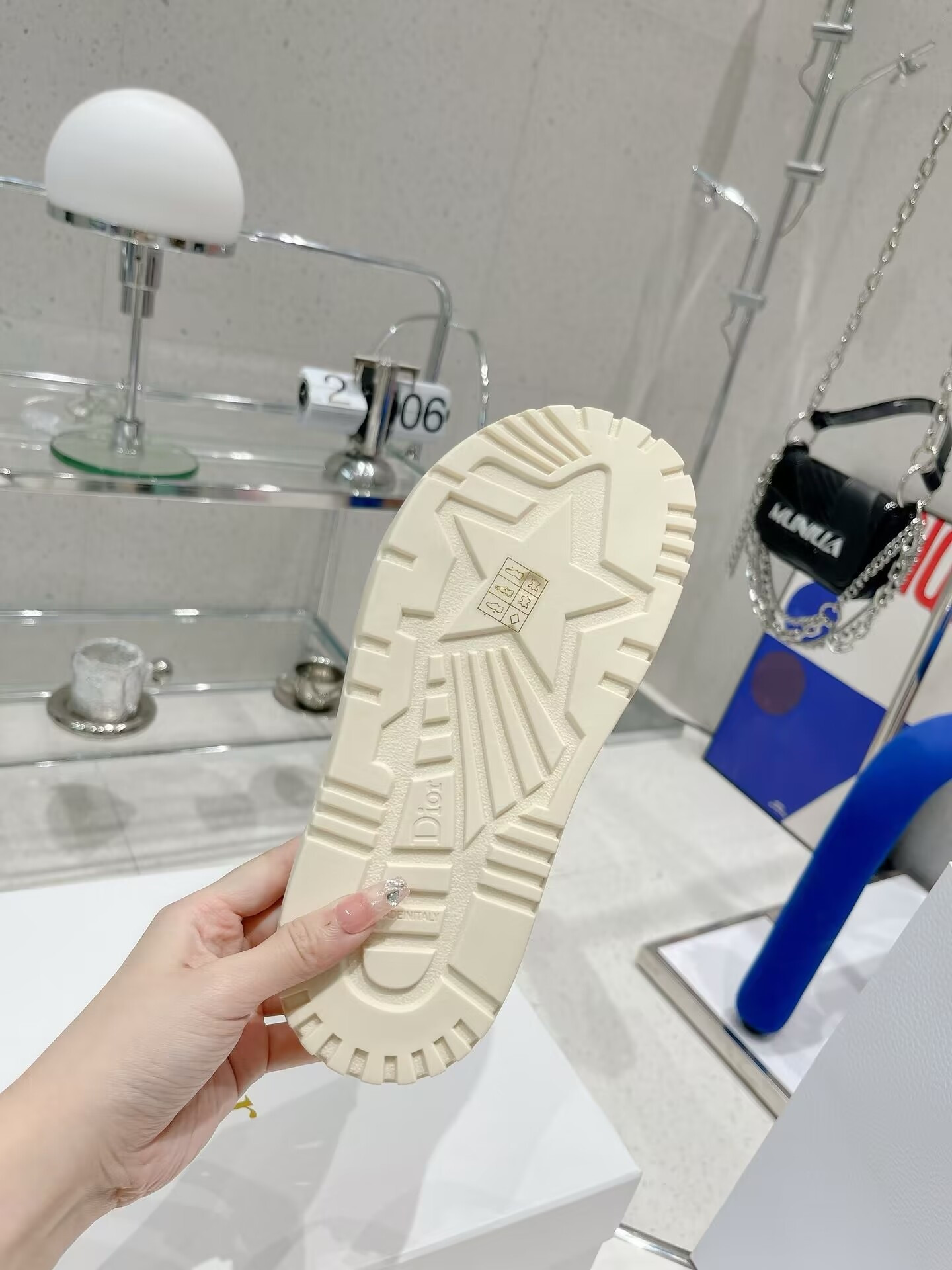 ua D*or D*oract sandal white