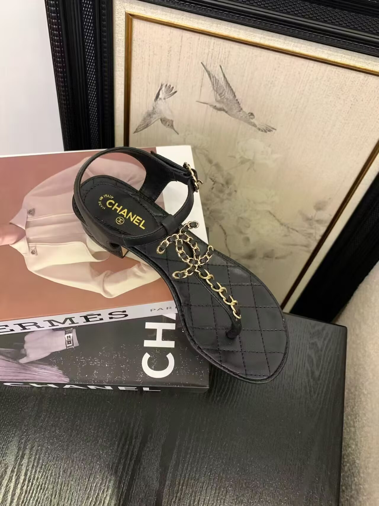 ua Ch*el thong sandals