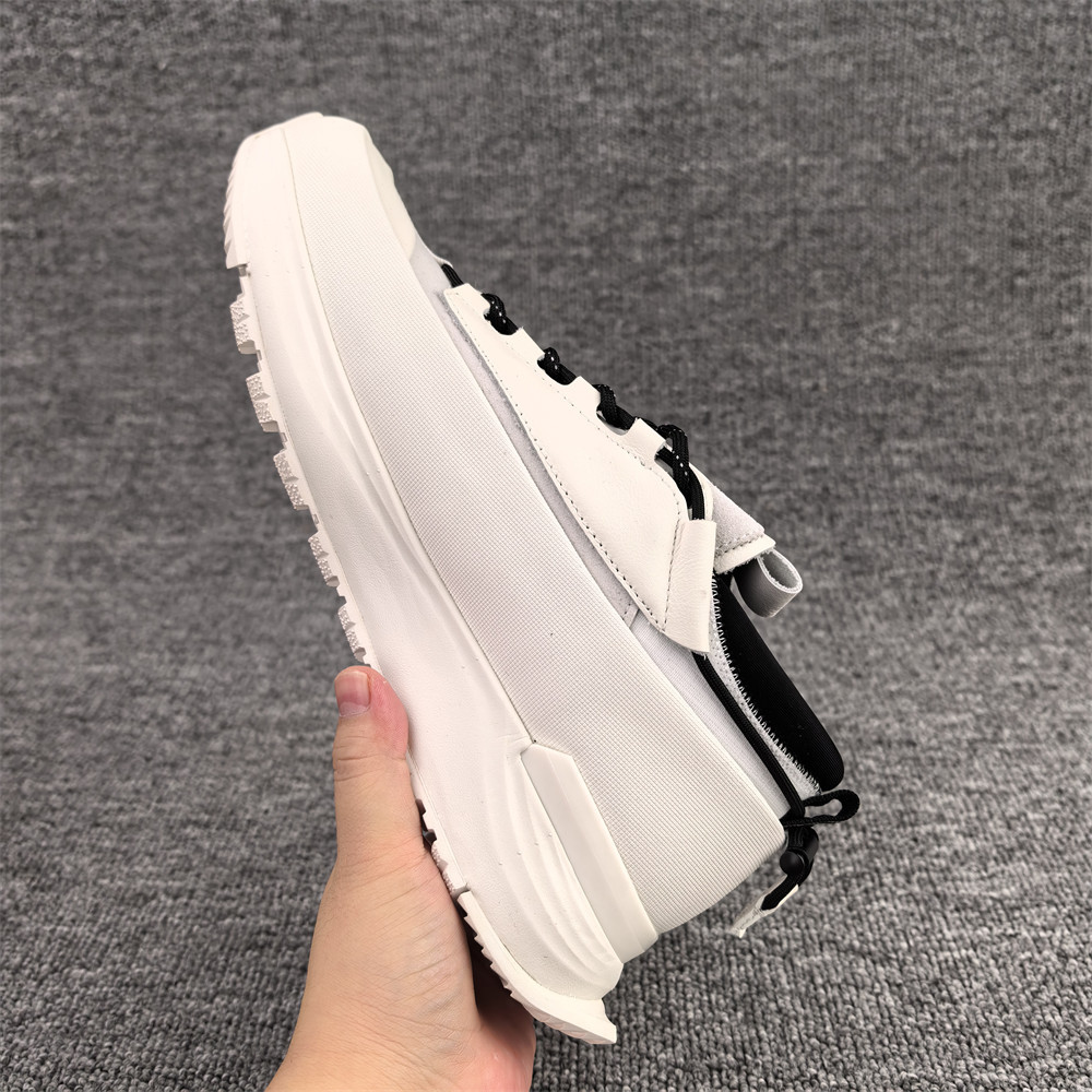 ua Can*a Go*e glacier trail sneaker