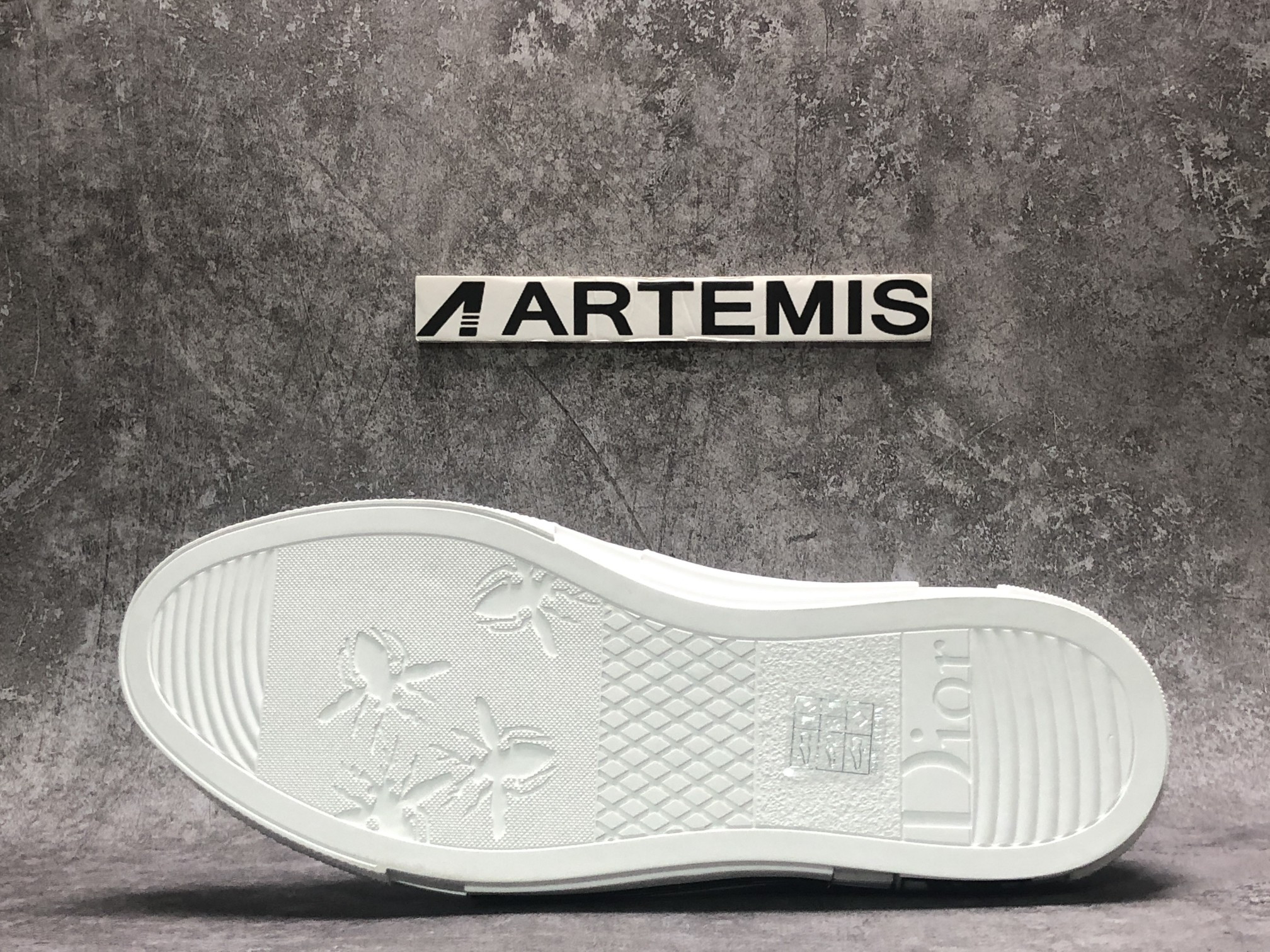 D*or b23 high top oblique