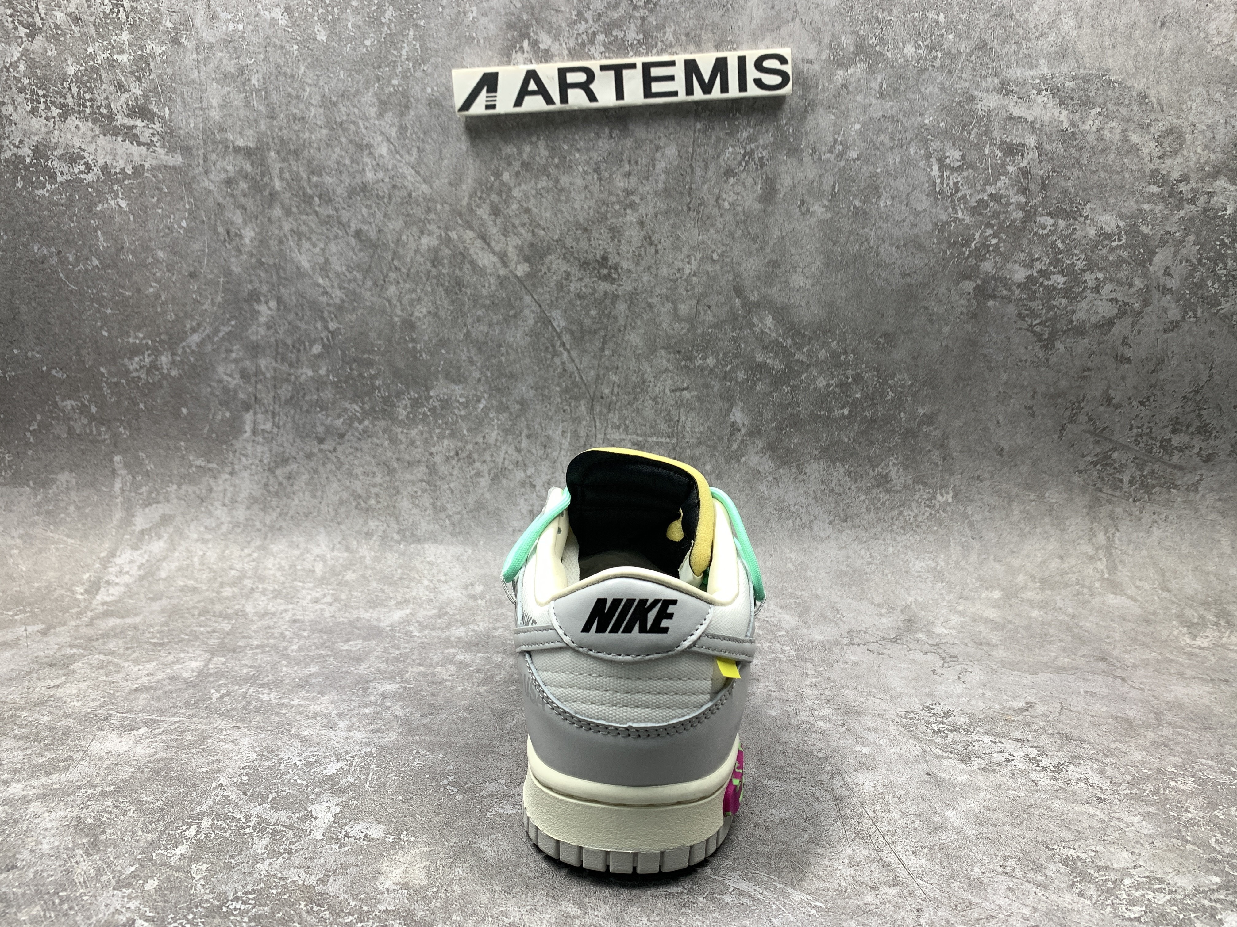 Nike Dunk Low x Off-White  