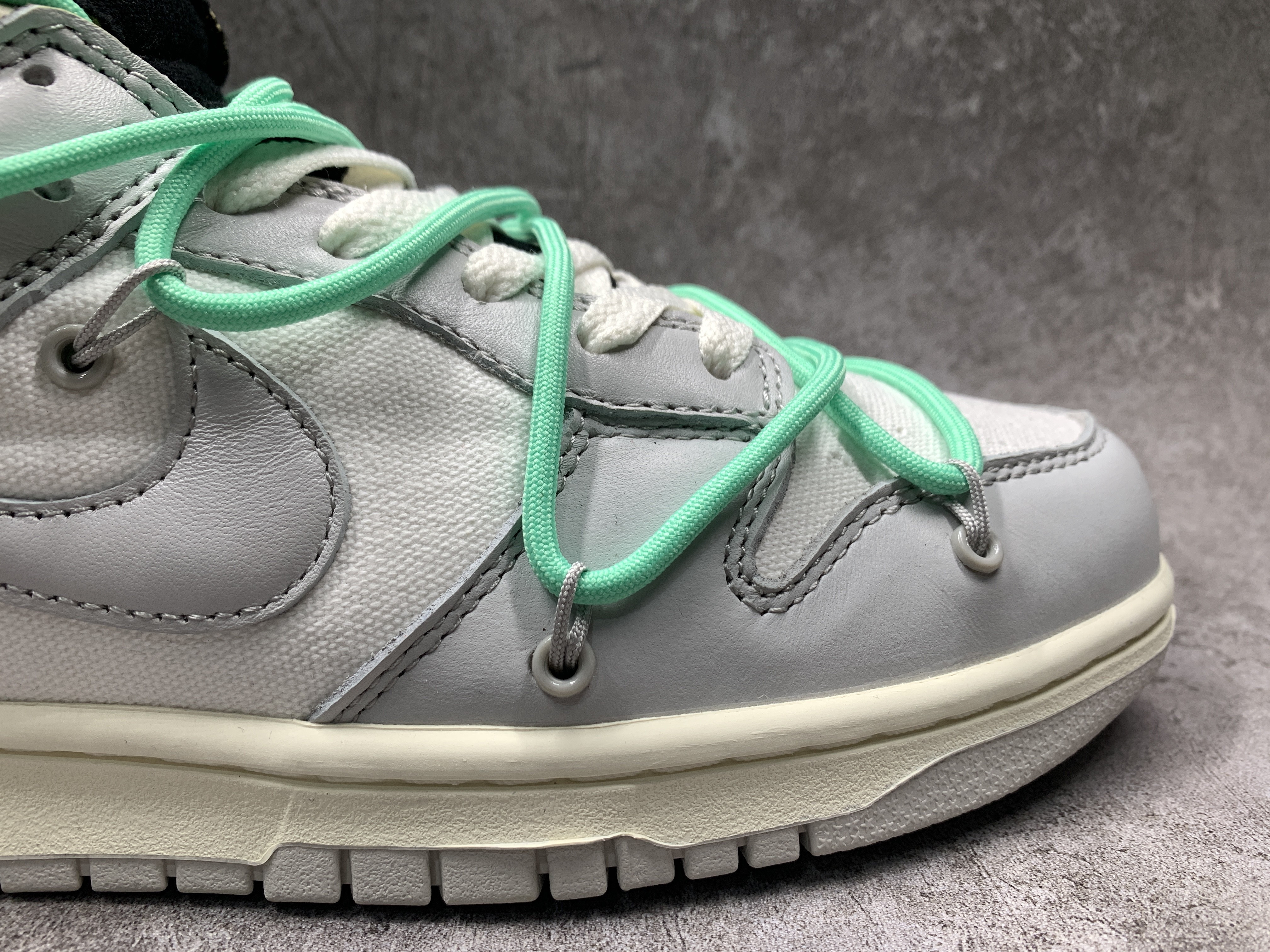 Nike Dunk Low x Off-White  