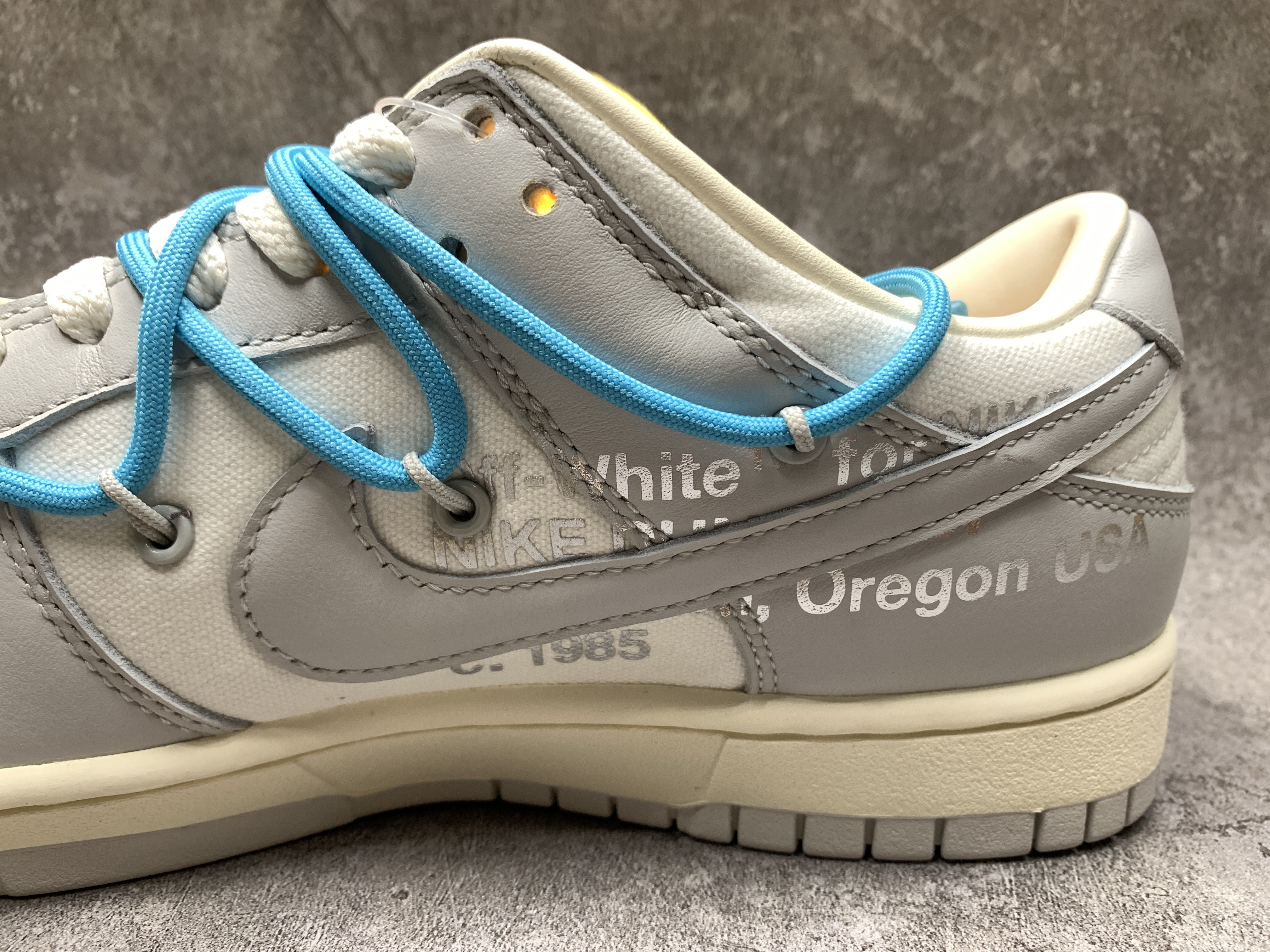 Off-White x Nike Dunk Low 02 of 50