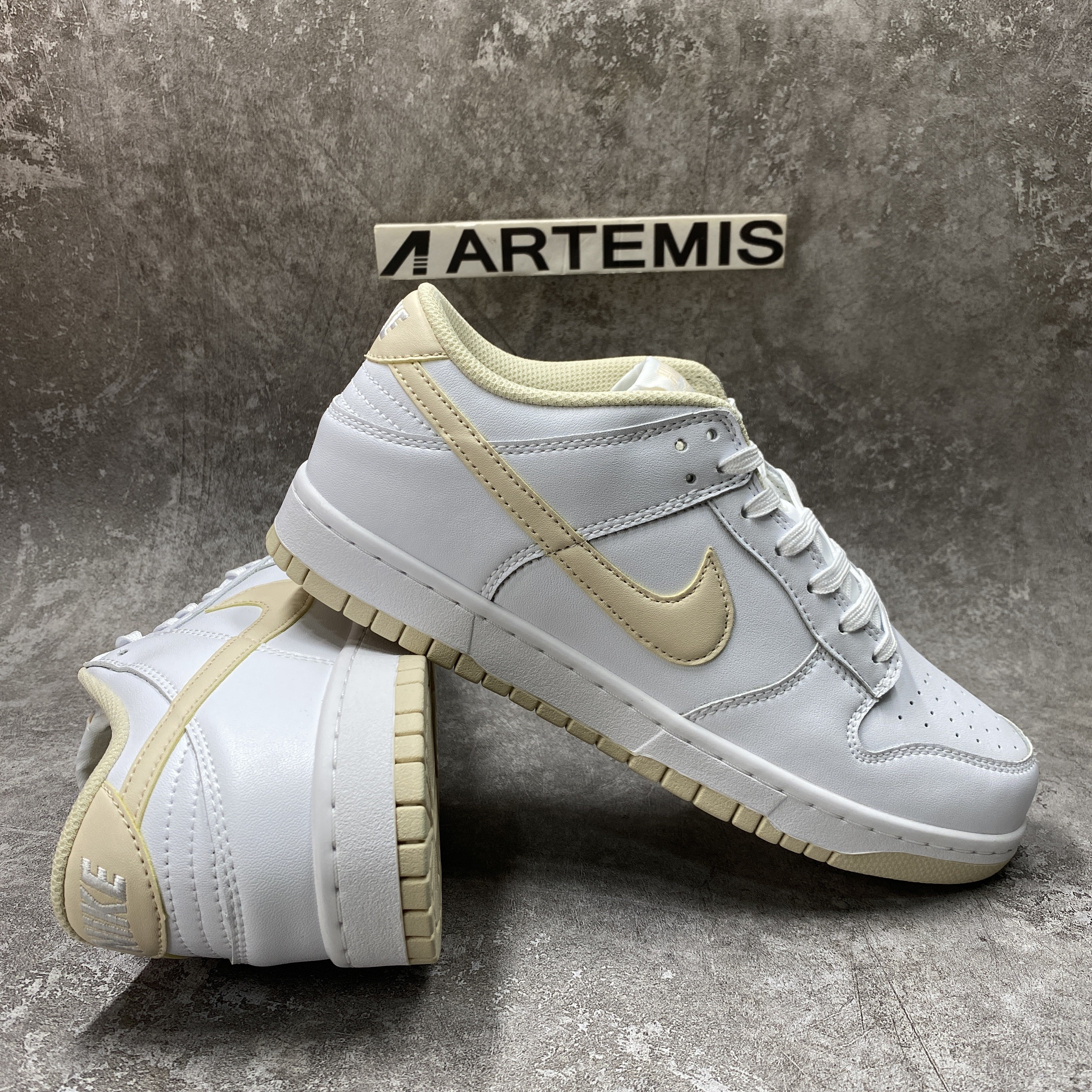 Nike Dunk Low Pearl White