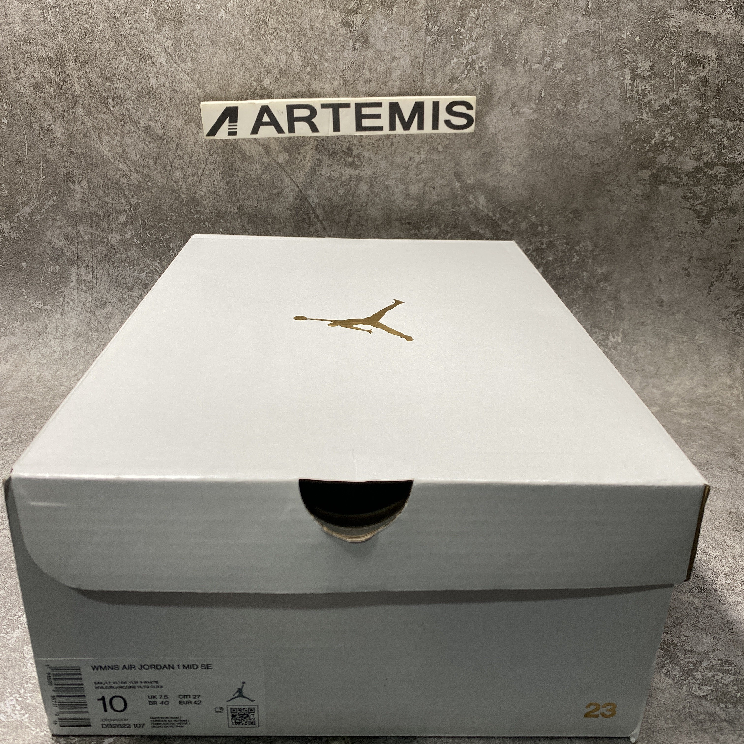 Air Jordan 1 Mid SE Voltage Yellow