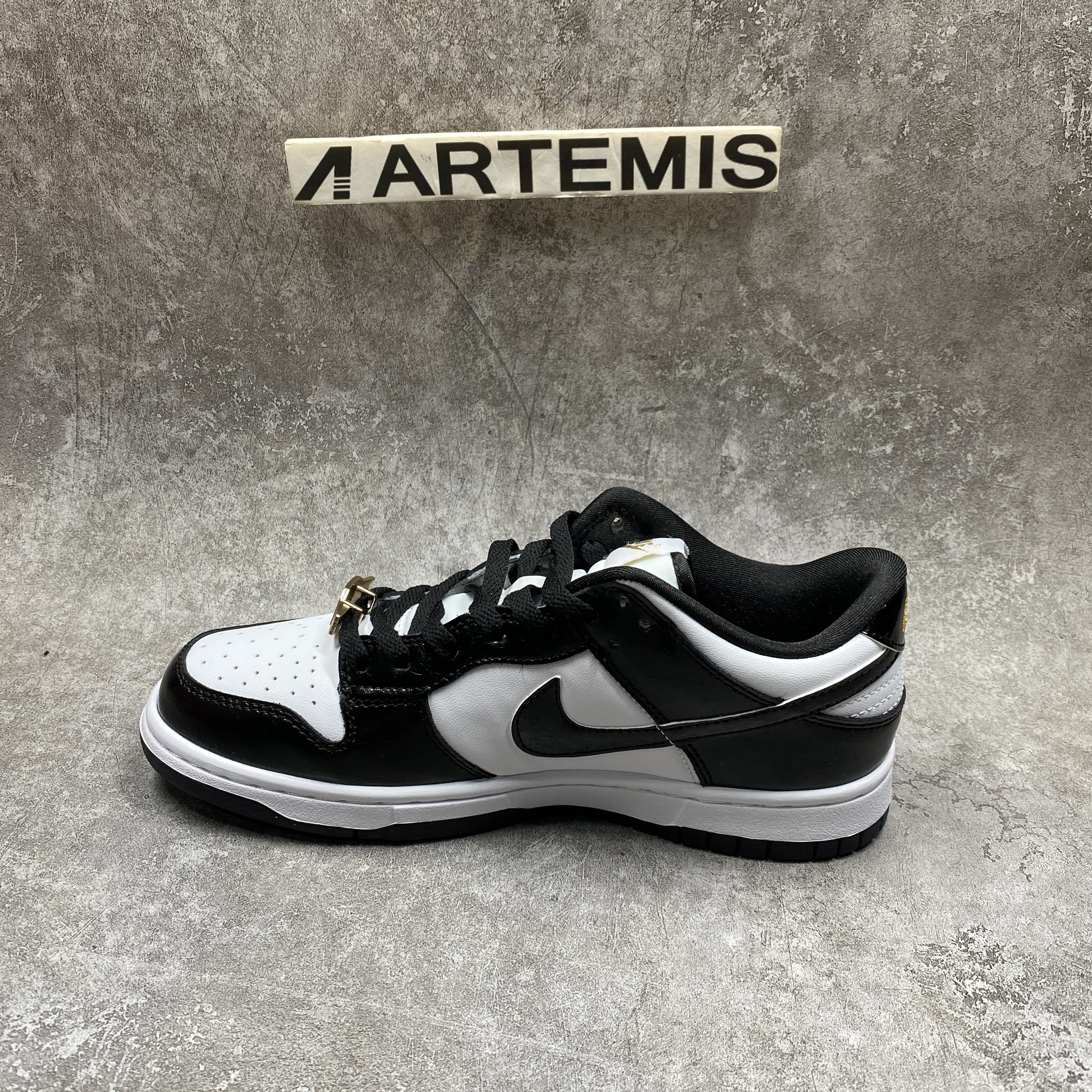 Nike Dunk Low World Champ