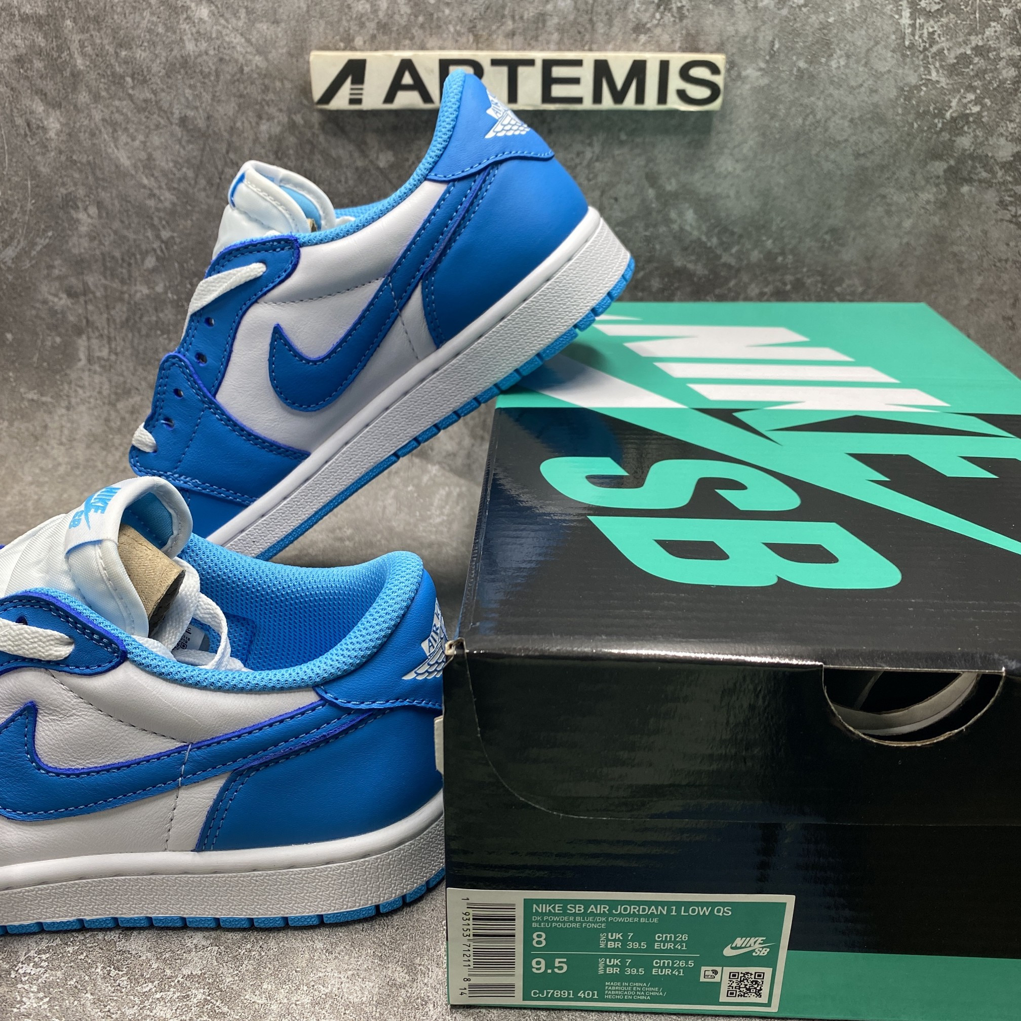 Air Jordan 1 Low SB UNC