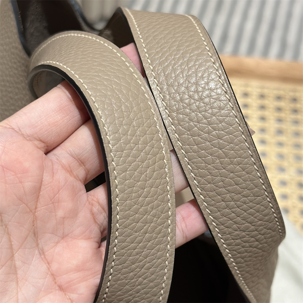 H**me5 picotin 18cm trench coat gray without original box