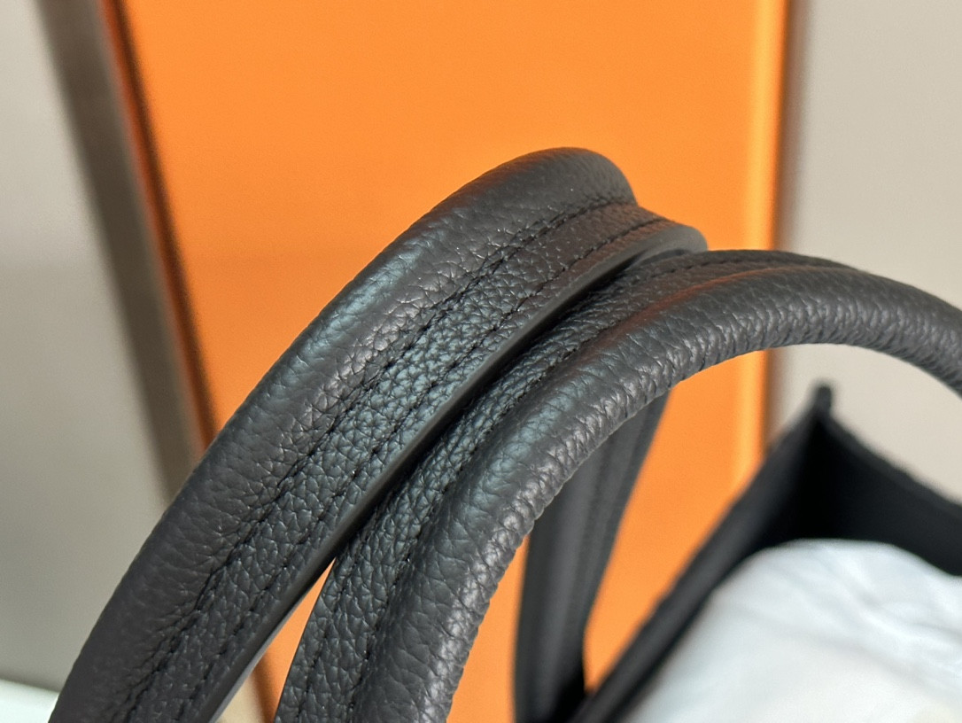 D*or safari tote bag black D*or oblique jacquard and grained calfskin 15.5 x 14 x 4.5 inches