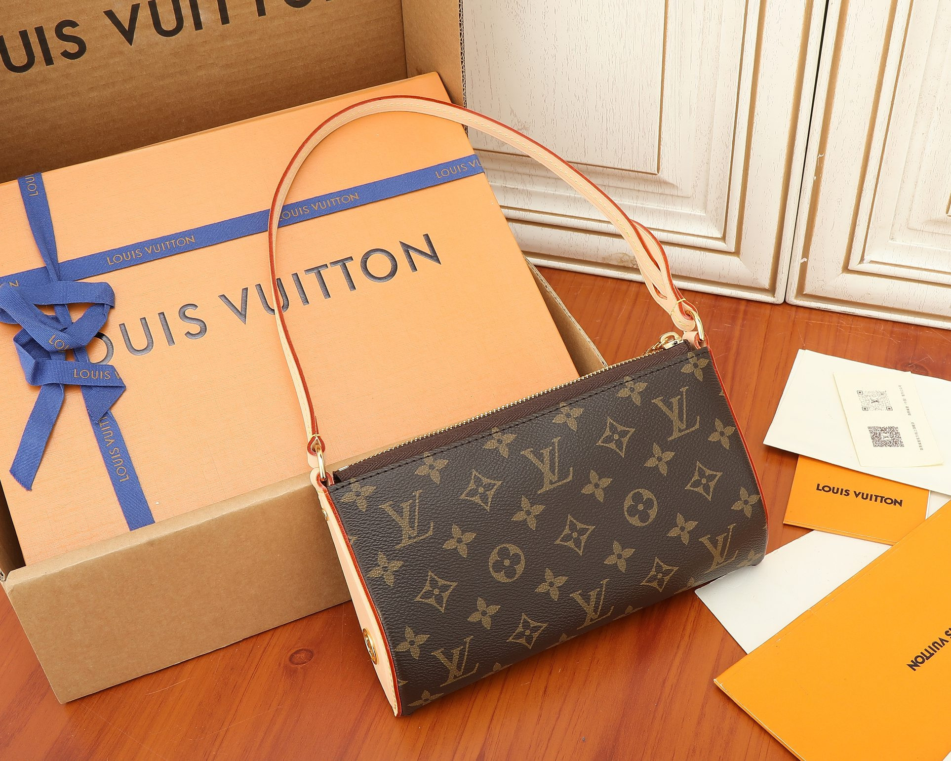 LV M47123 Pochette Tirette 22 x 12 x 5.5 cm