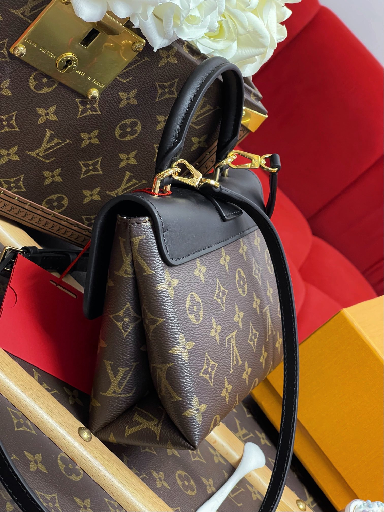 LV Locky BB M44141 7.9 x 6.3 x 3 inches