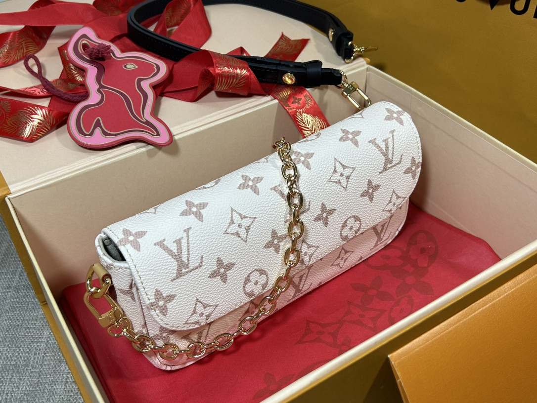 LV M83091 Wallet on Chain Ivy 9.3 x 4.7 x 1.7 inches