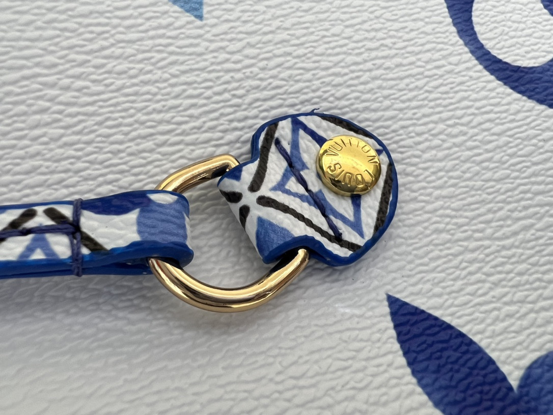 LV M22979  Neverfull MM 12.6 x 11.4 x 6.7 inches Without Box