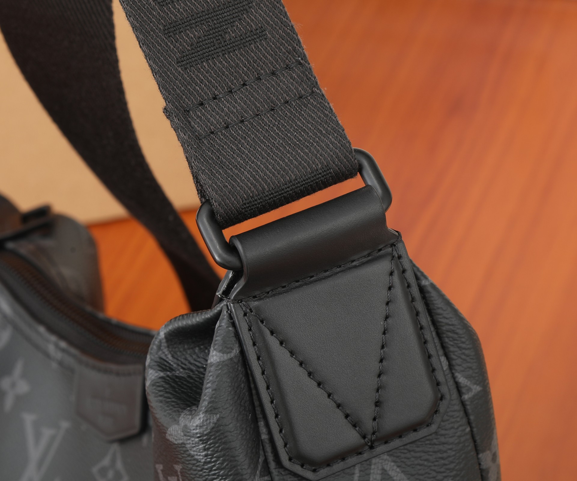 LV Hamac Bag PM M47158 11.2 x 5.9 x 3.1 in