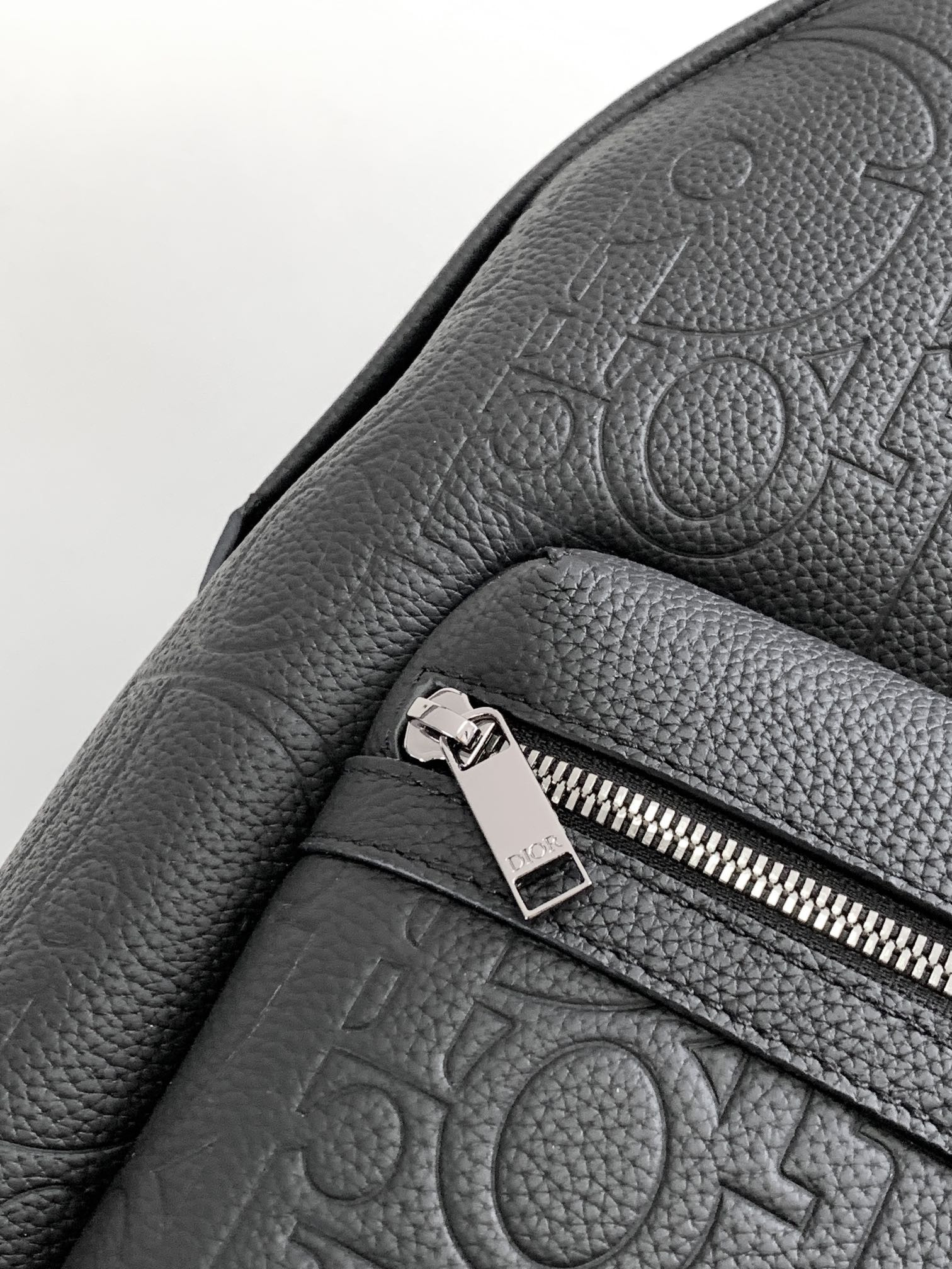 rider 2.0 backpack black D*or gravity leather and black grained calfskin 31 x 40 x 18 cm