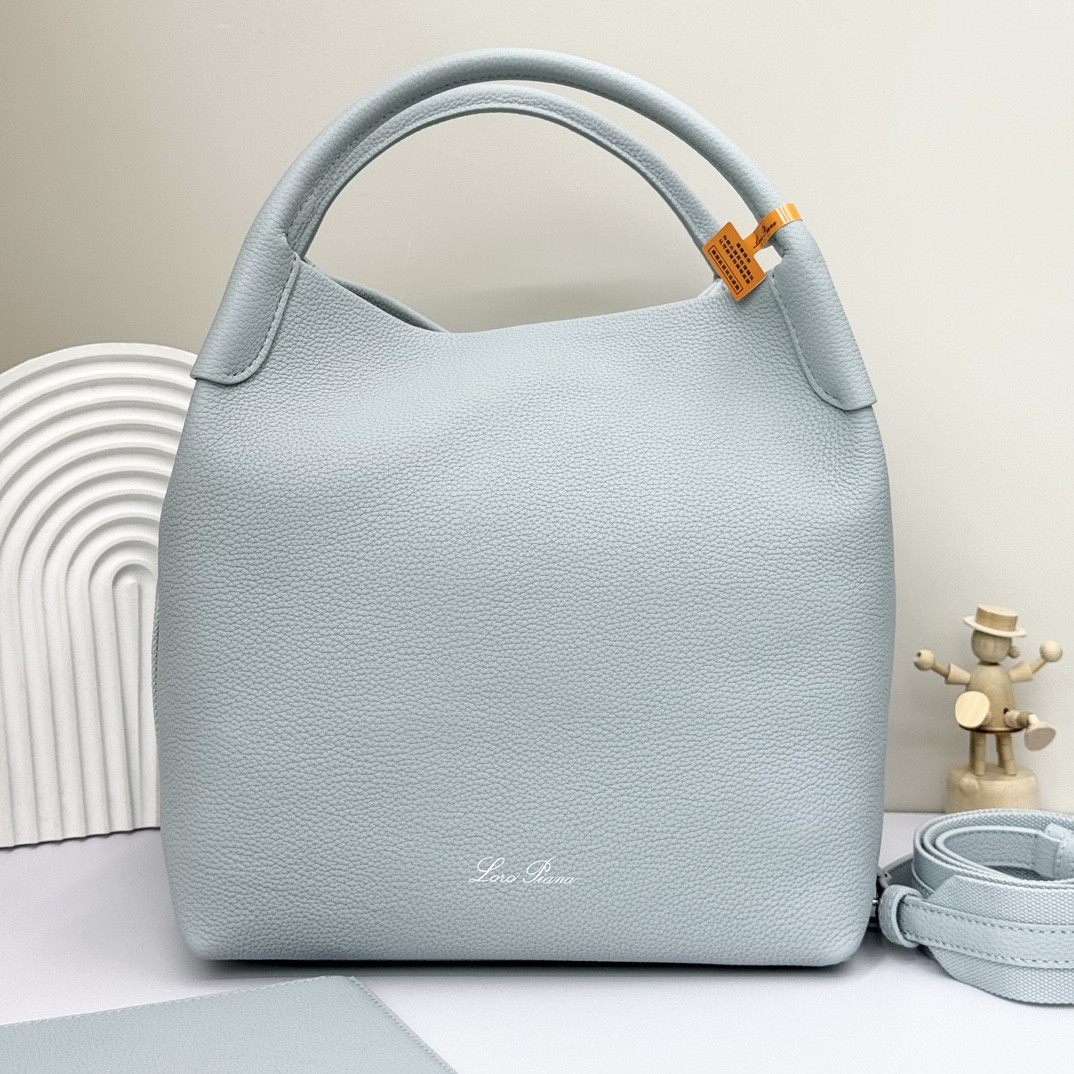 L**o p*ana large bale bag grained calfskin 24 x 20 x 27 cm