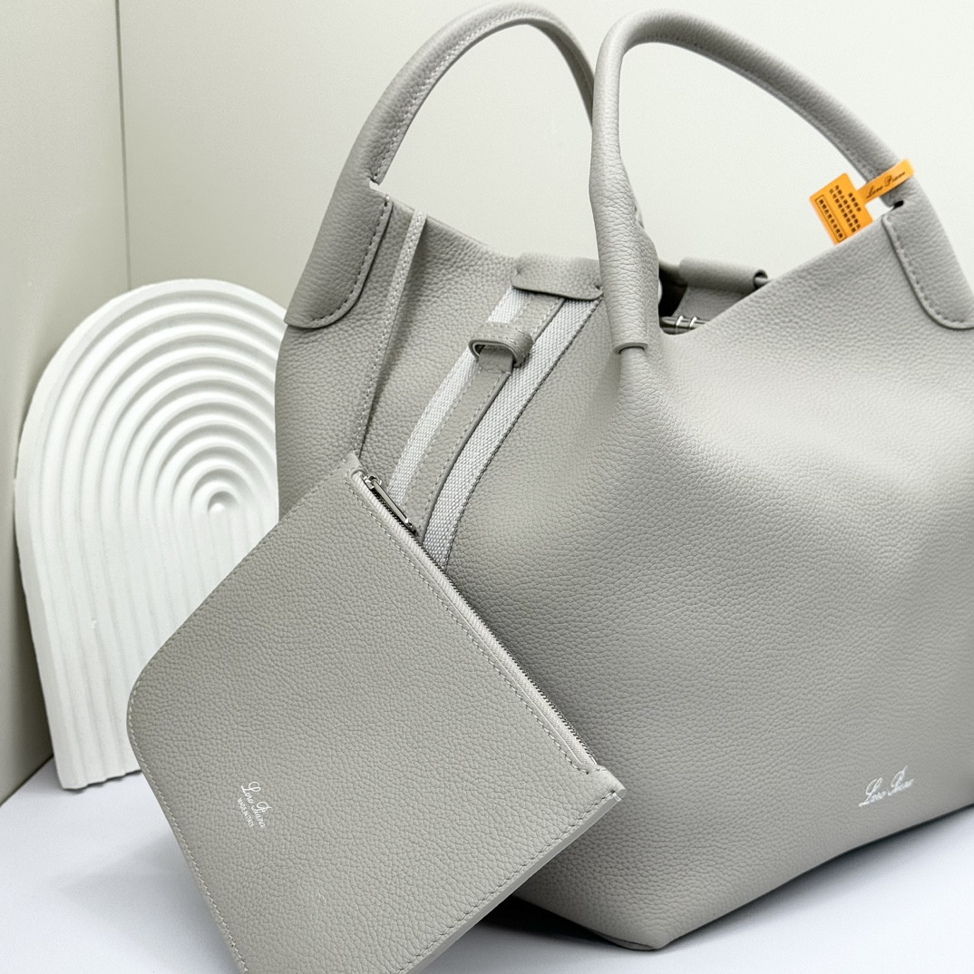 L**o p*ana large bale bag grained calfskin 24 x 20 x 27 cm