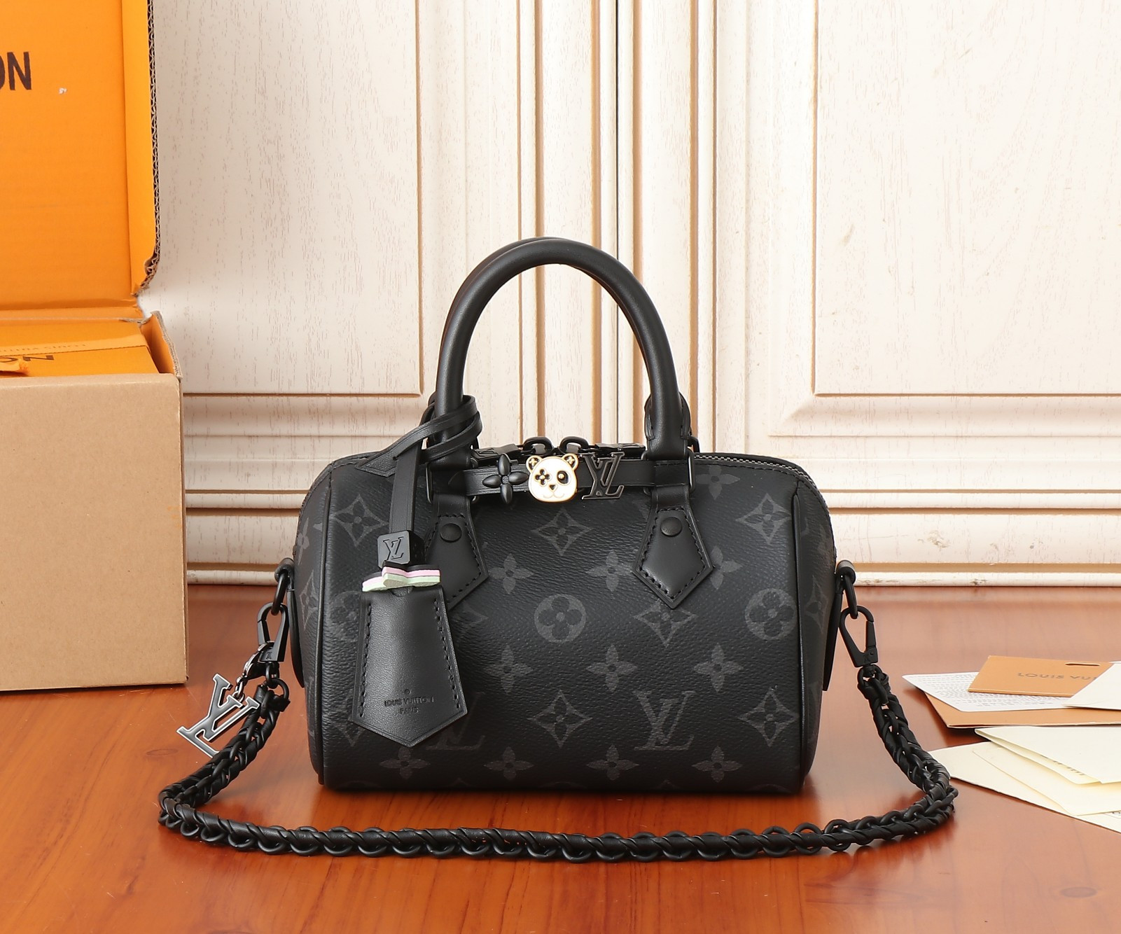 LV Speedy 18 M24606 18x12.5x11CM