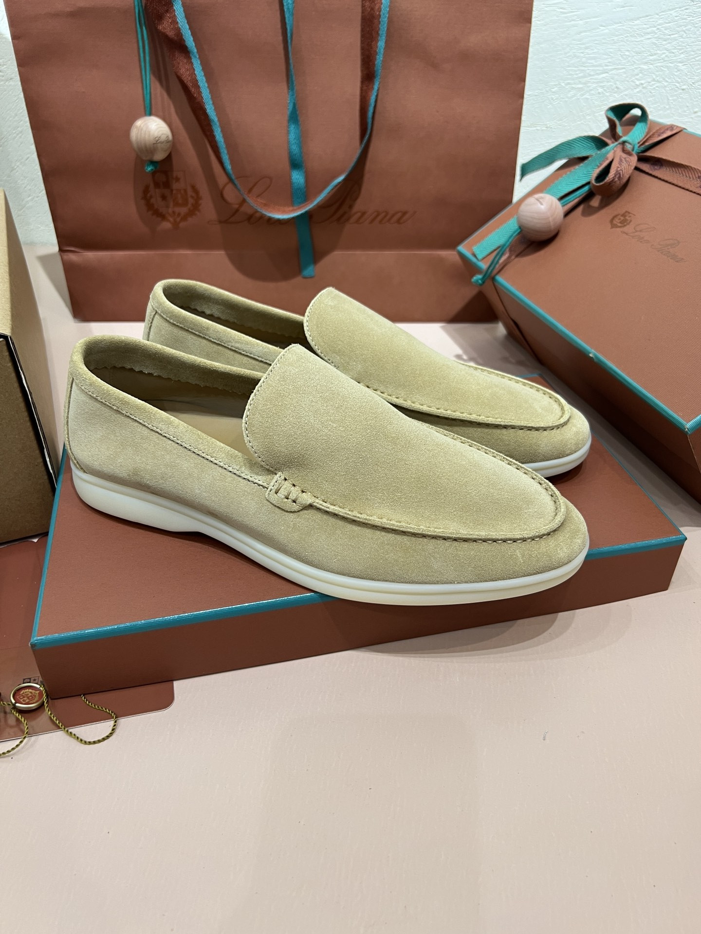 ua L**o p*ana summer walk loafers