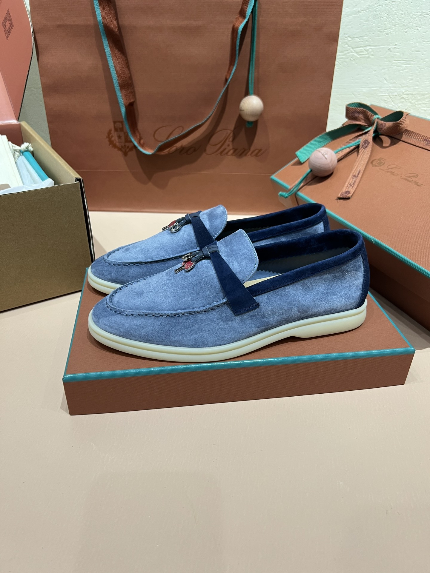 ua L**o p*ana summer charms walk loafers