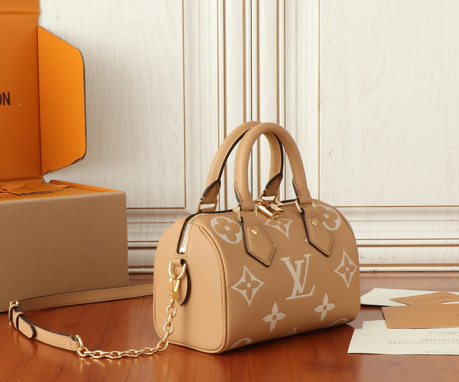 LV Speedy Bandoulière 20 M12713 13.5 x 12 x 20.5 cm