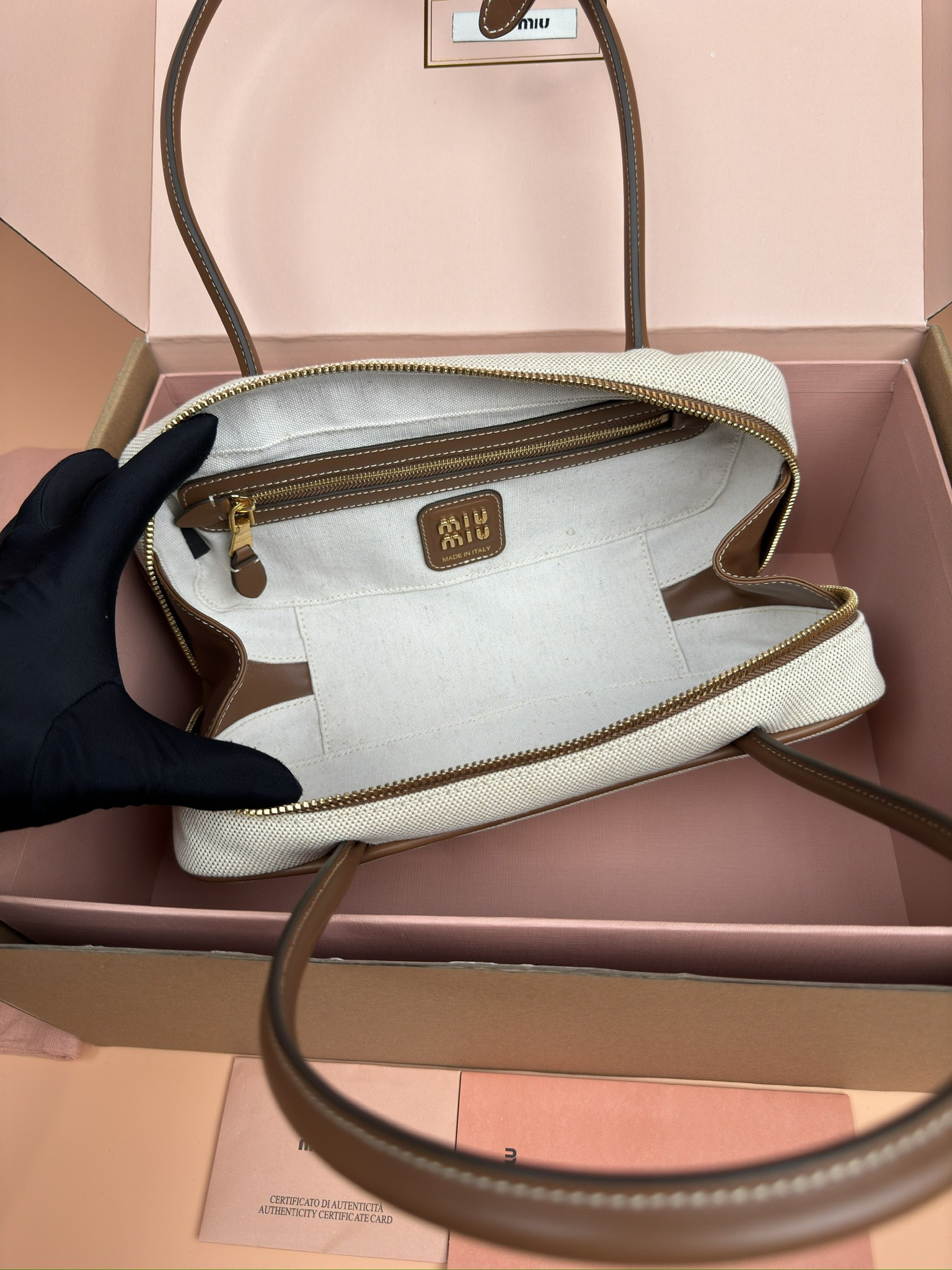 Miu Miu Leather Beau Bag  28×15×9cm