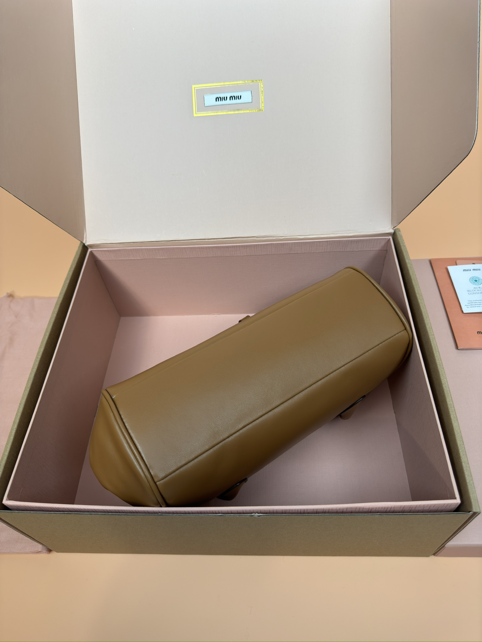 Miu Miu Leather shoulder bag 15x28x11cm