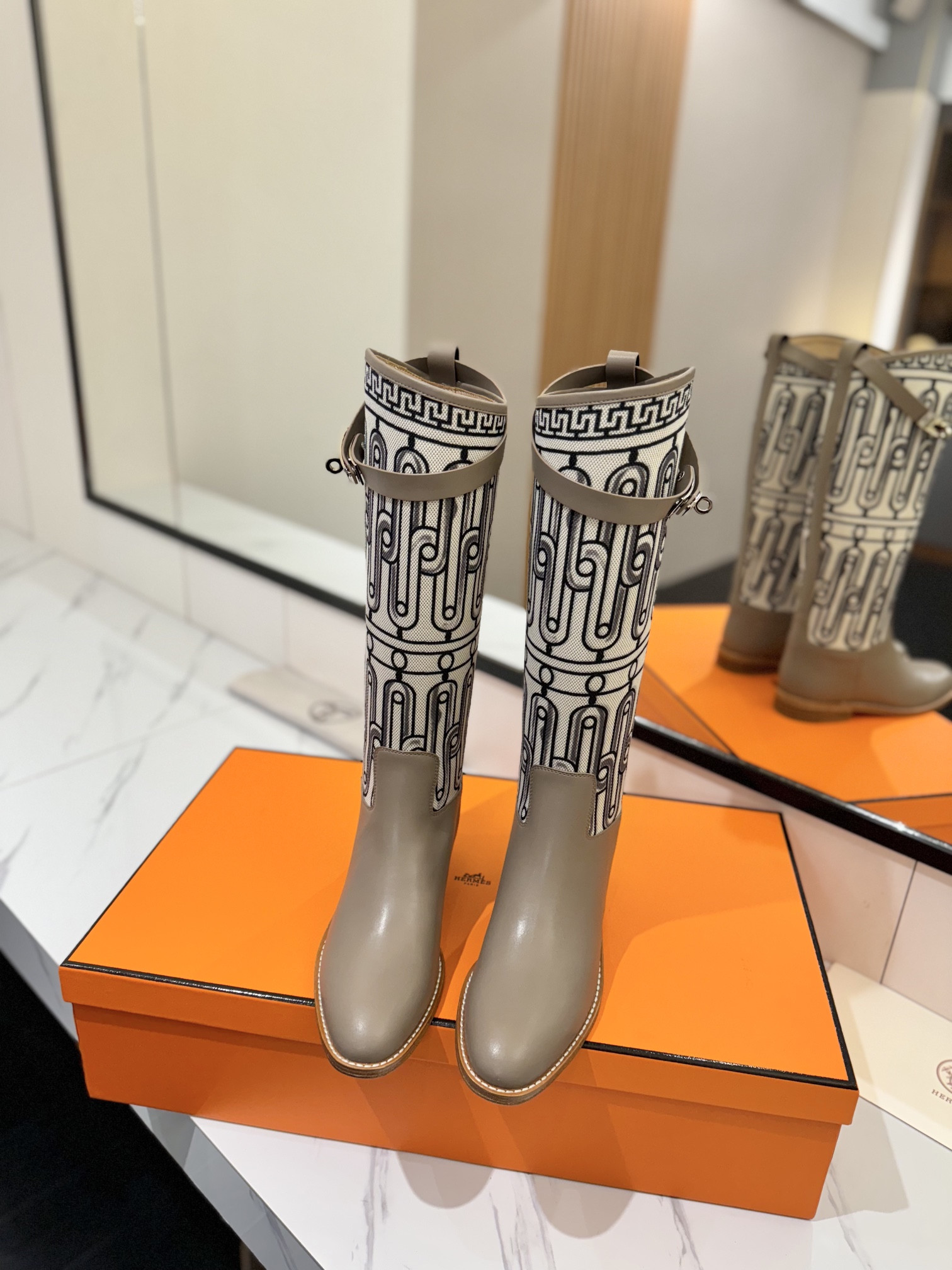 ua H**me5 jumping boots