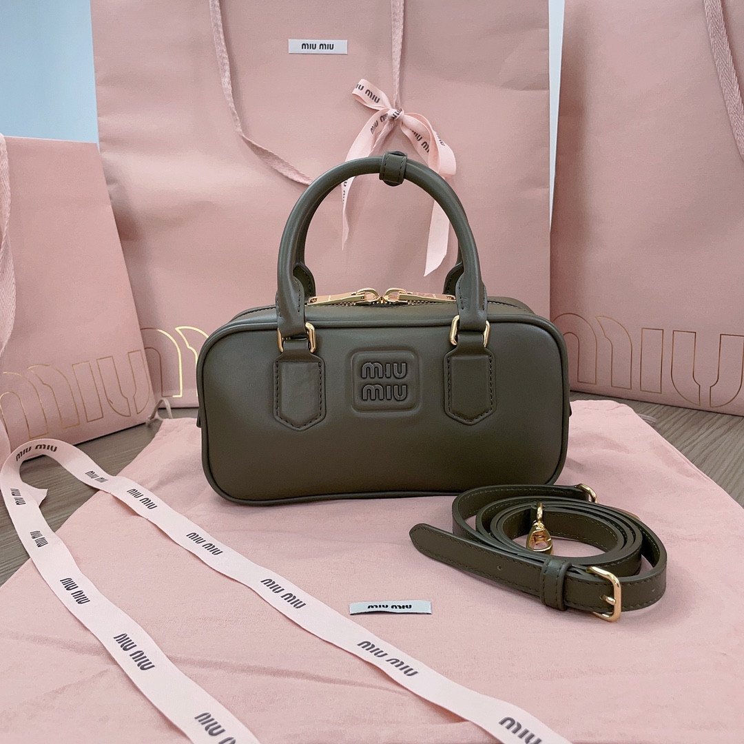 Miu Miu Arcadie leather bag 10.5x22x7.5cm