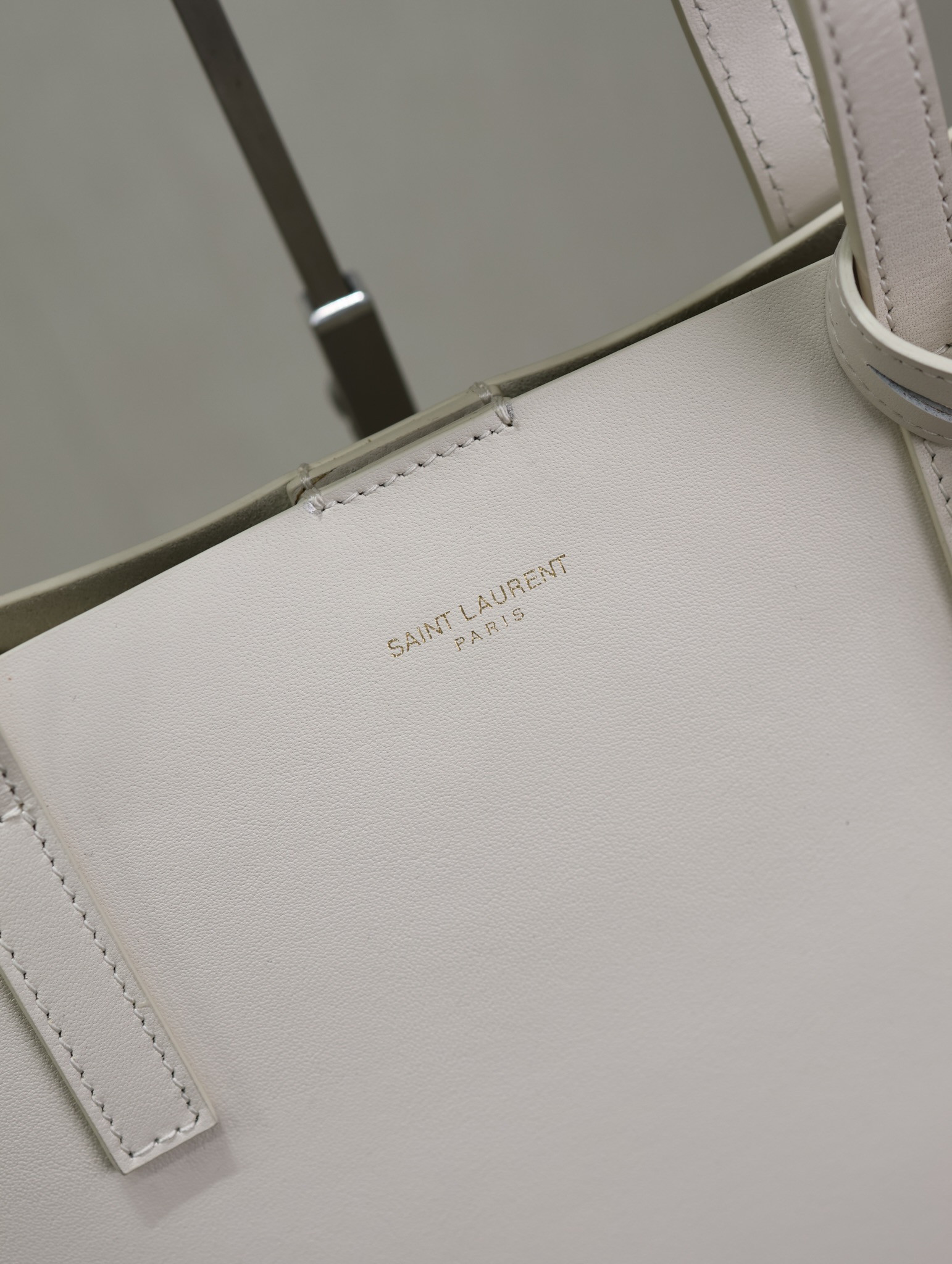 y*l shopping Sa**t Lau*nt in leather 32.5×35×10.5cm