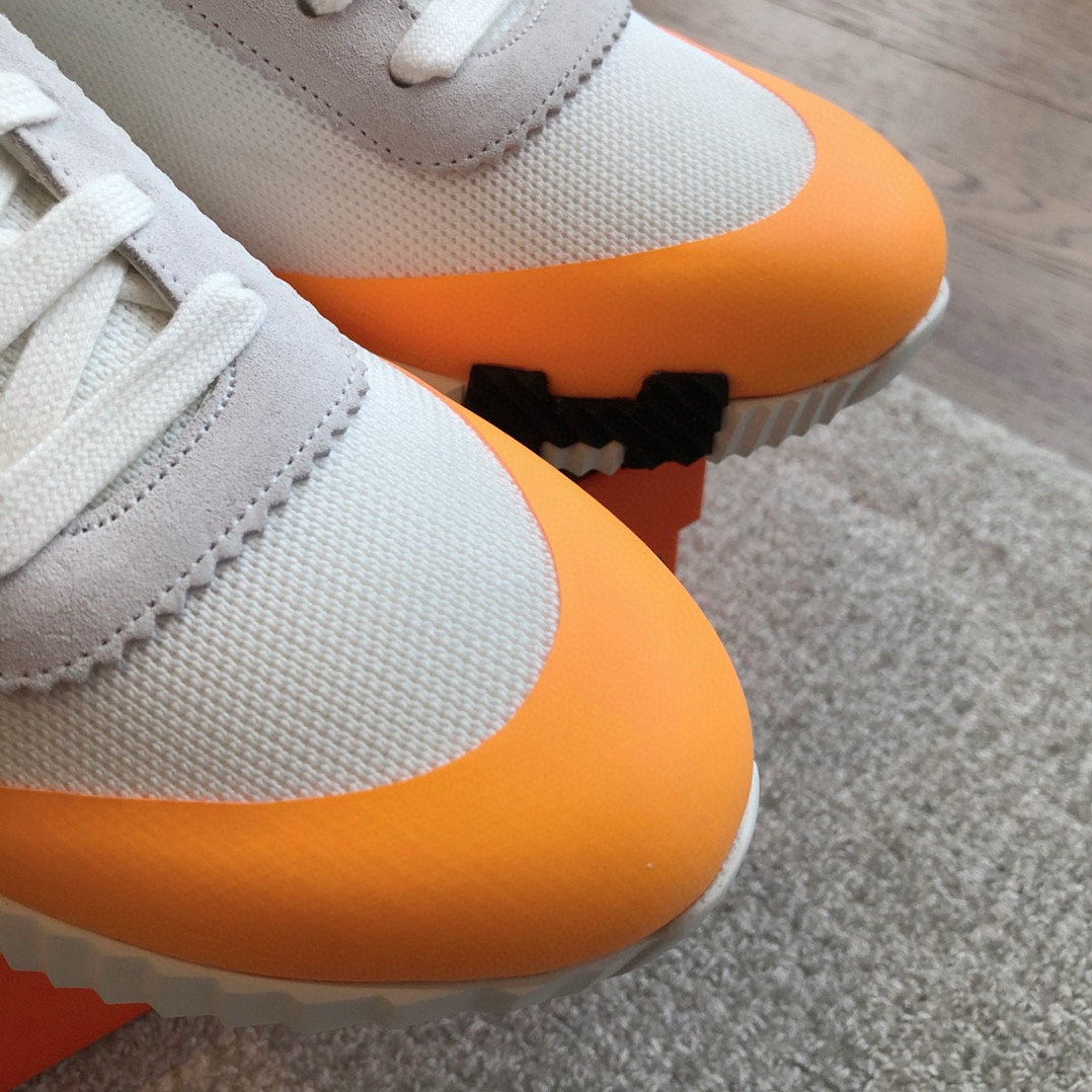 ua H**me5 bouncing sneaker