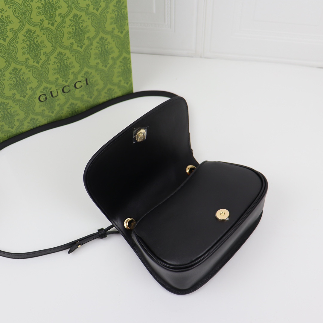 G*u*i small blondie 21.5x11x8cm