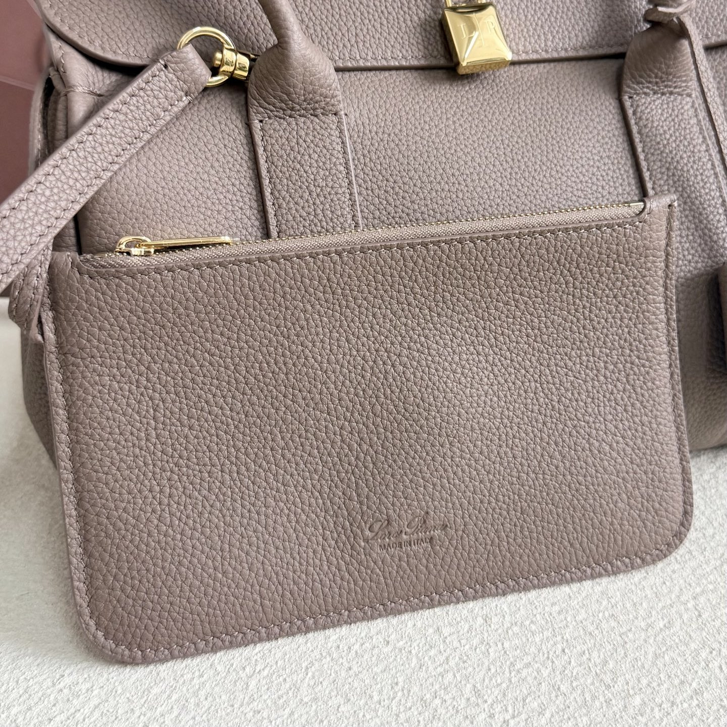 L**o p*ana loom l25 calfskin 25x18x12.5cm