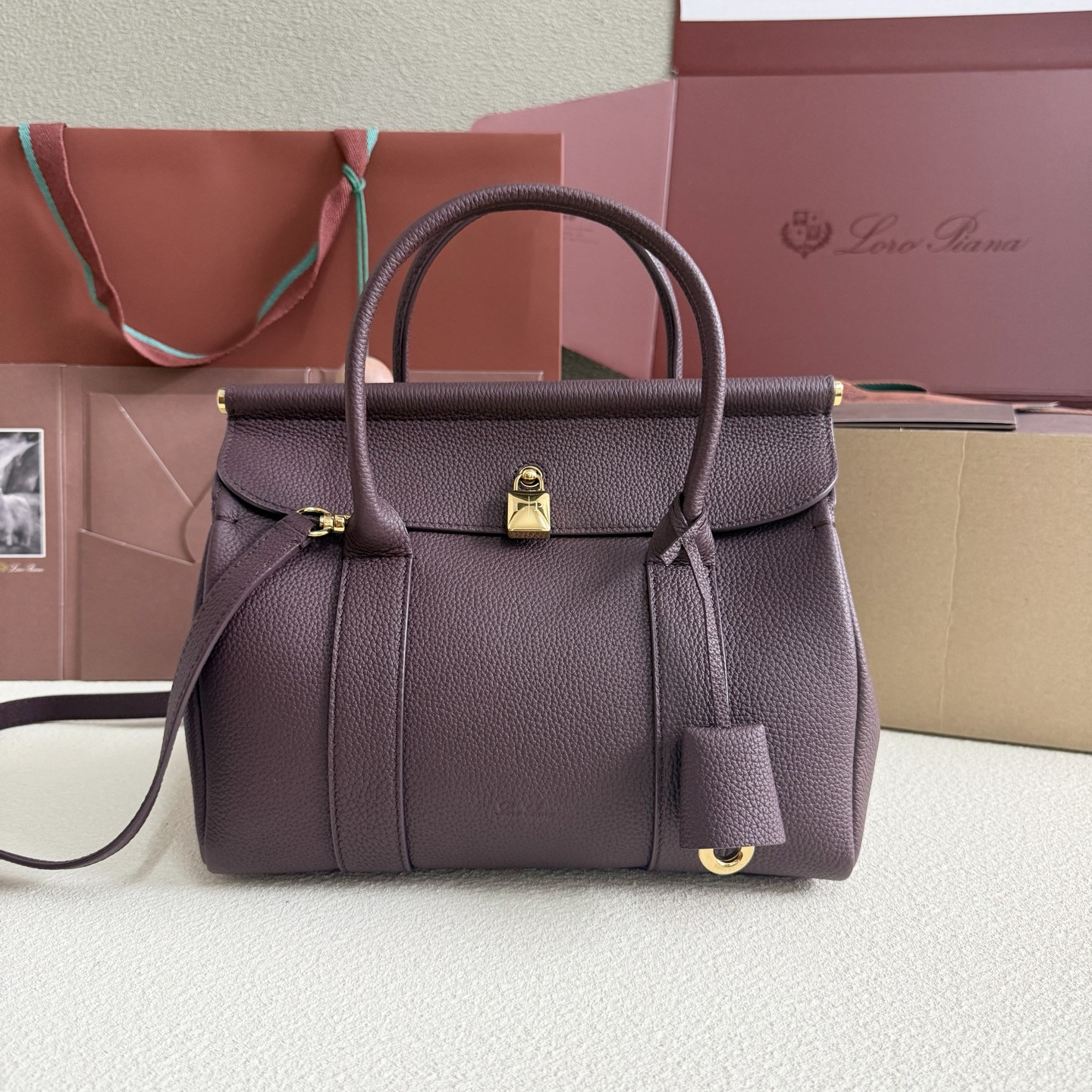 L**o p*ana loom l25 calfskin 25x18x12.5cm