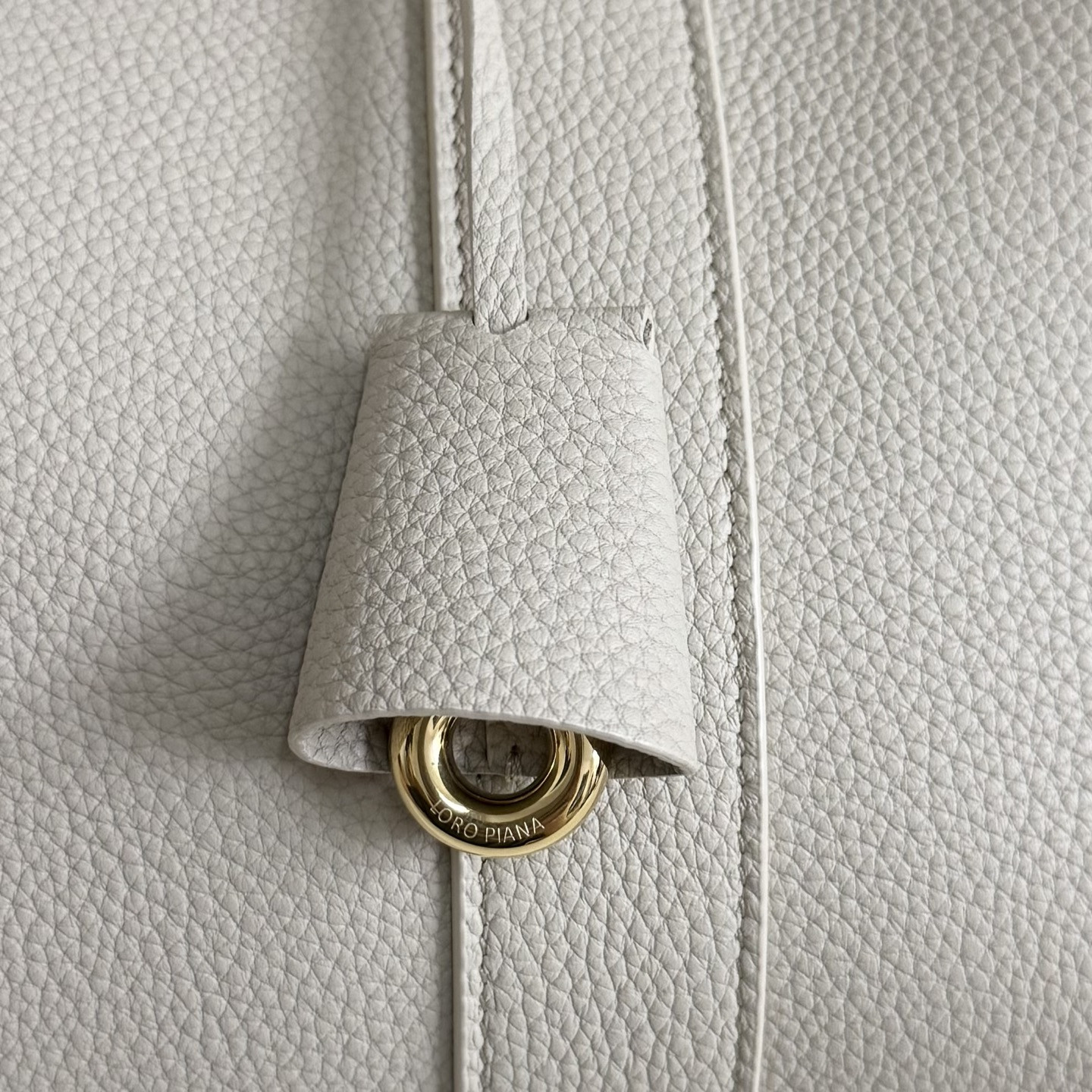 L**o p*ana loom l32 calfskin 33x23x18cm