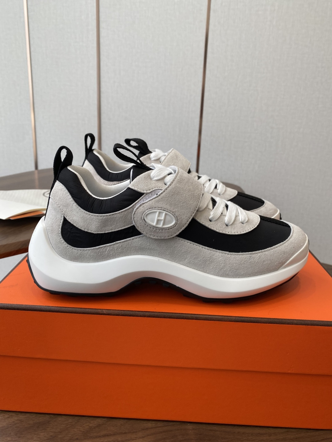 ua H**me5 loop sneaker