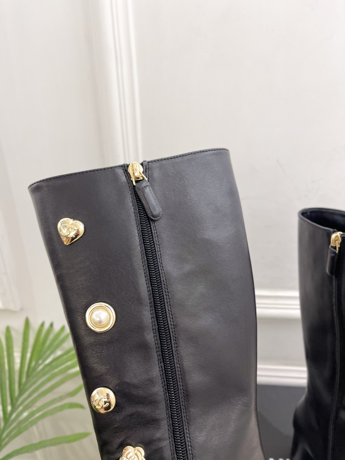 ua Ch*el boots 6cm heel