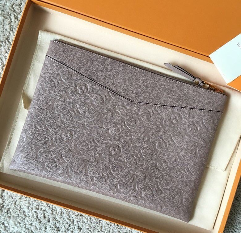 LV DAILY POUCH M62937